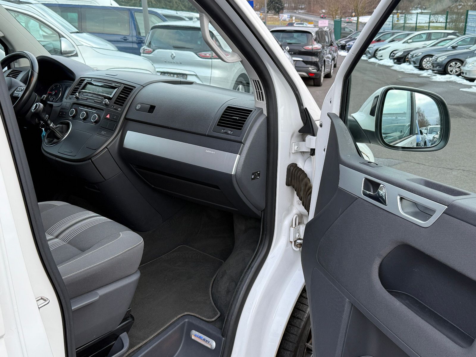 Fahrzeugabbildung Volkswagen T5 Multivan Edition 25 DAB GRA Side-Assist PDC