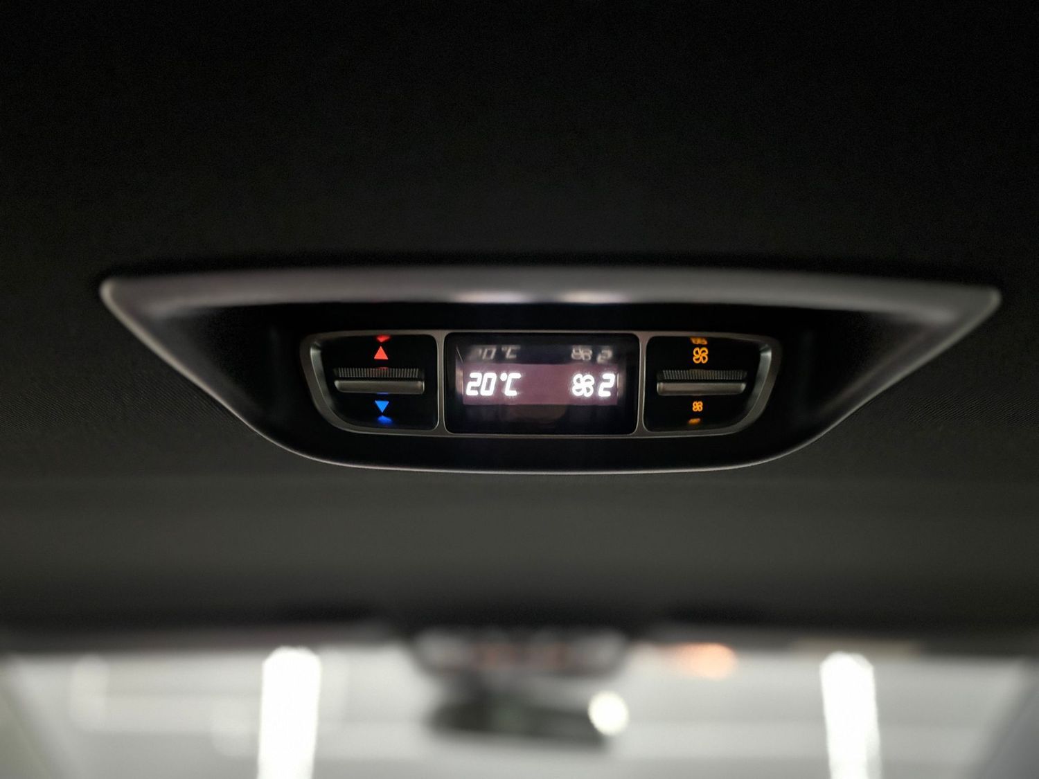 Fahrzeugabbildung Mercedes-Benz V 300 d 4M lang AMG #LED#Kamera#Burmester#Night#