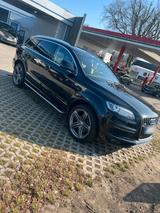 Audi Q7 S-line Allradantrieb HU 8/27 - Audi Q7 aus 2011: Line