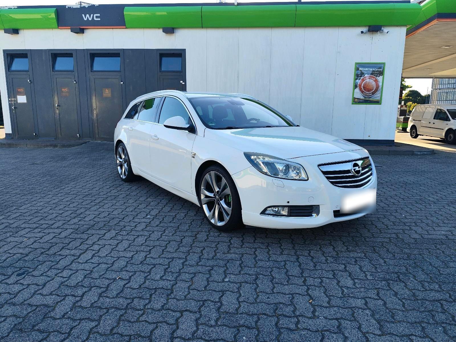 Opel Insignia 2012 — interior