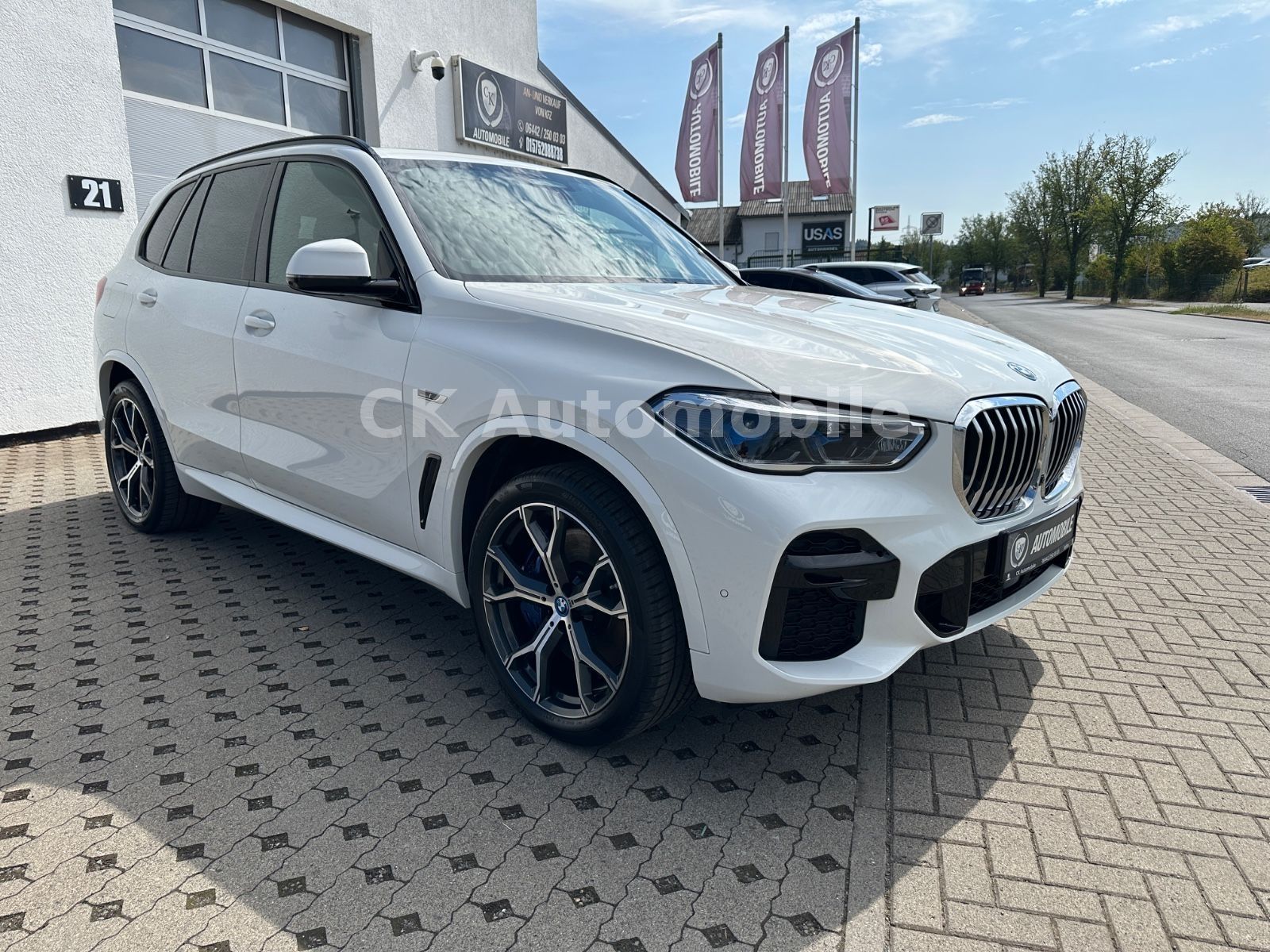 Fahrzeugabbildung BMW X5 xDrive45e M-Sport/Laser/Pano/Head-Up/360°/AHK