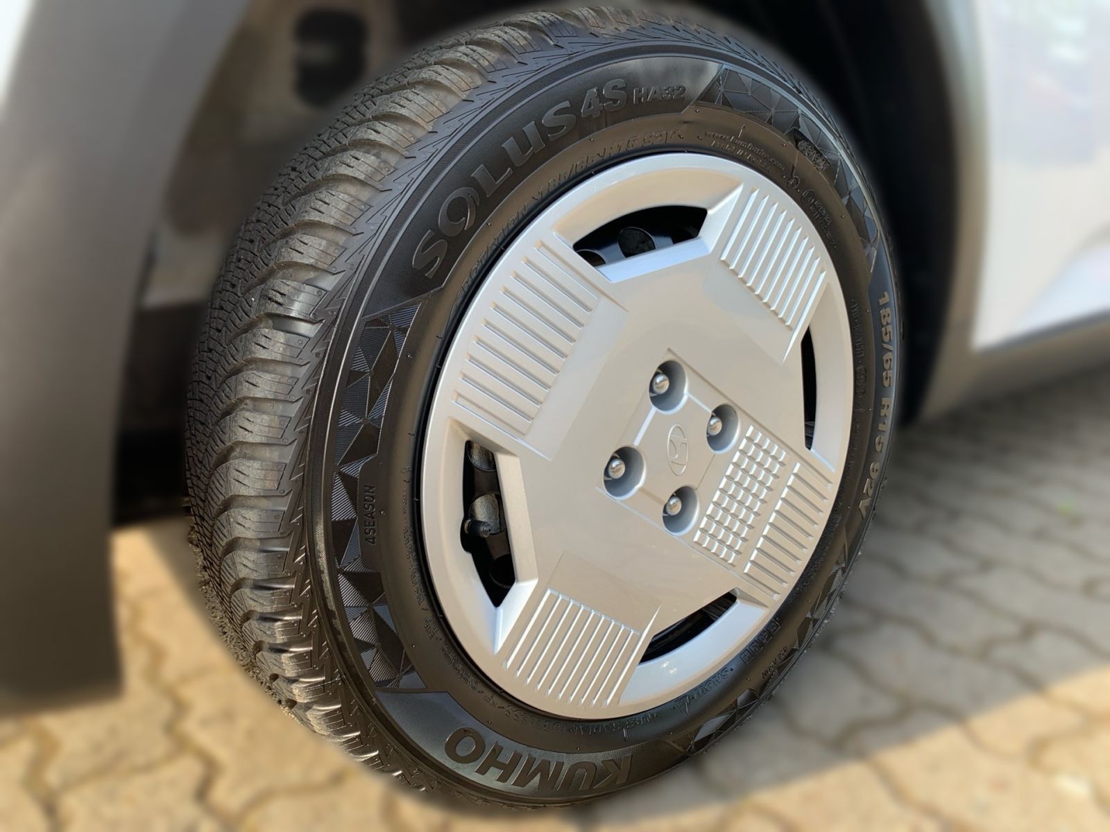Fahrzeugabbildung Hyundai INSTER Select Elektro 49 kWh Navi Allwetter