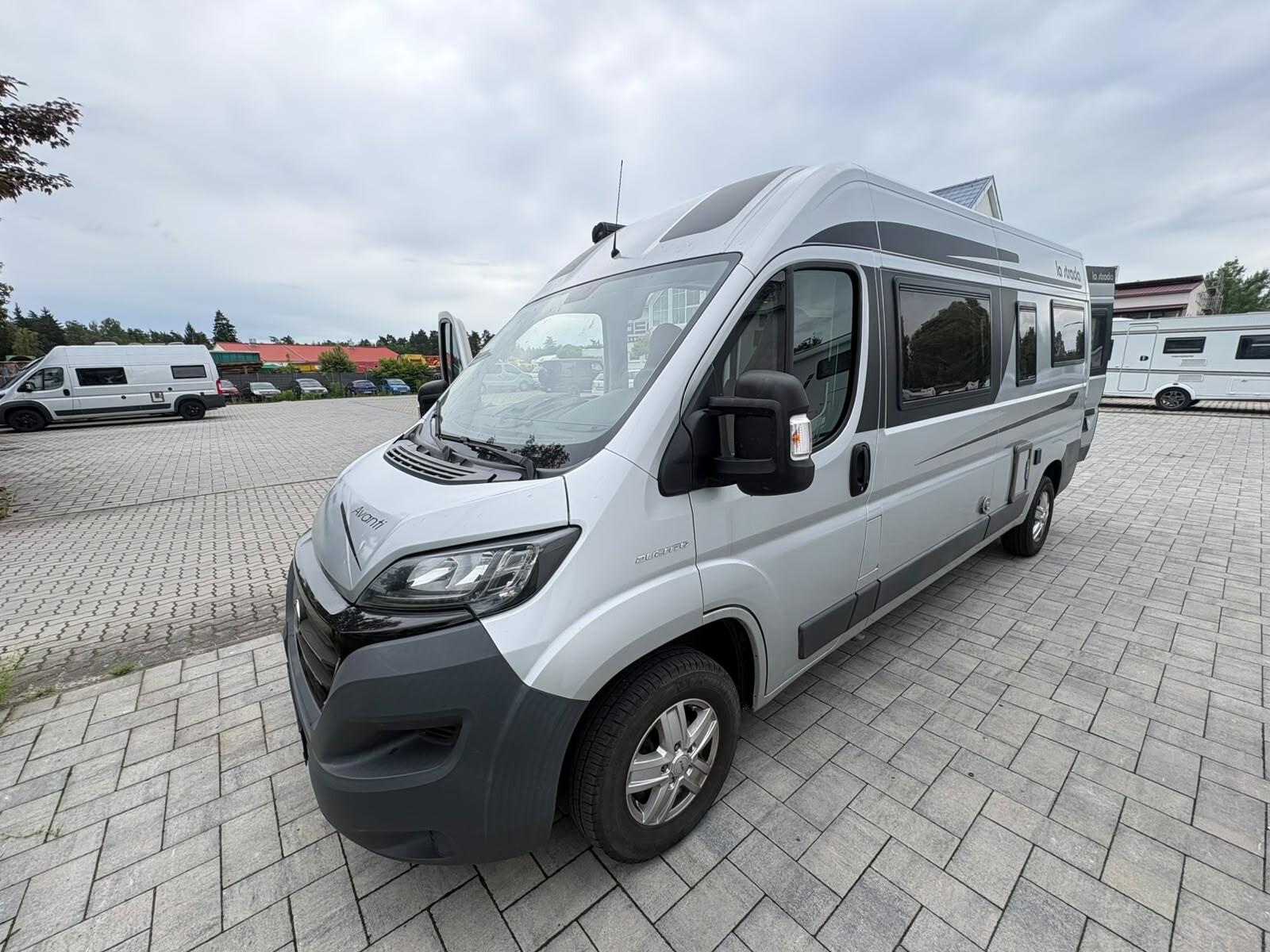 La Strada Avanti L 150 PS**FESTBETT**Solar/AHK/Markise