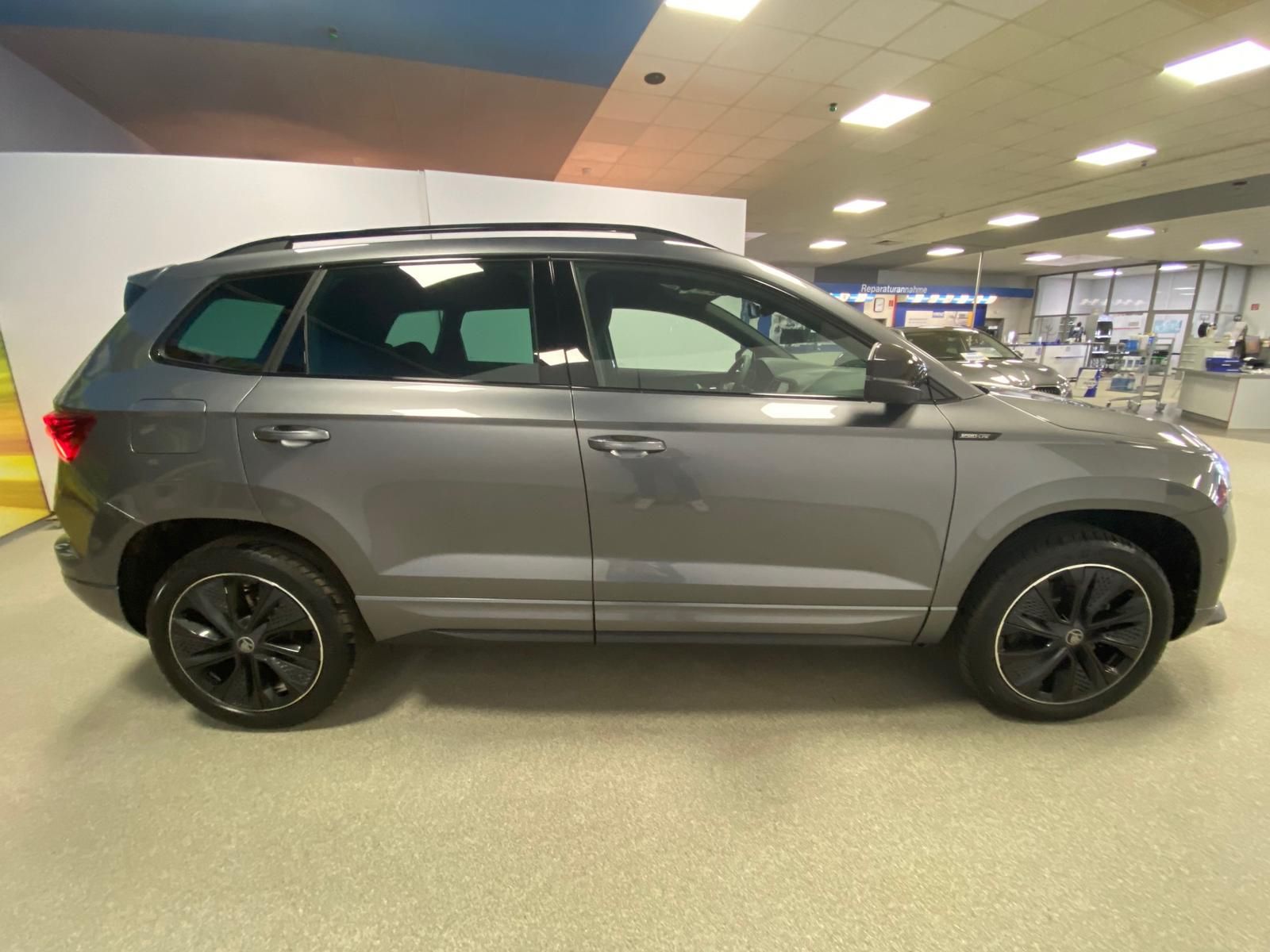Fahrzeugabbildung SKODA Karoq 1.5 TSI SPORTLINE+5J GA+MATRIX+ACC+360+AHK