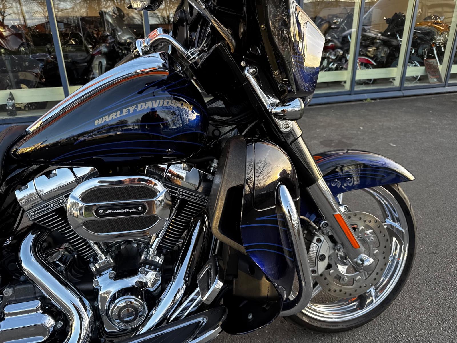 Harley-Davidson FLHXSE*STREET GLIDE CVO*110TWINCAM*EXTRAS*