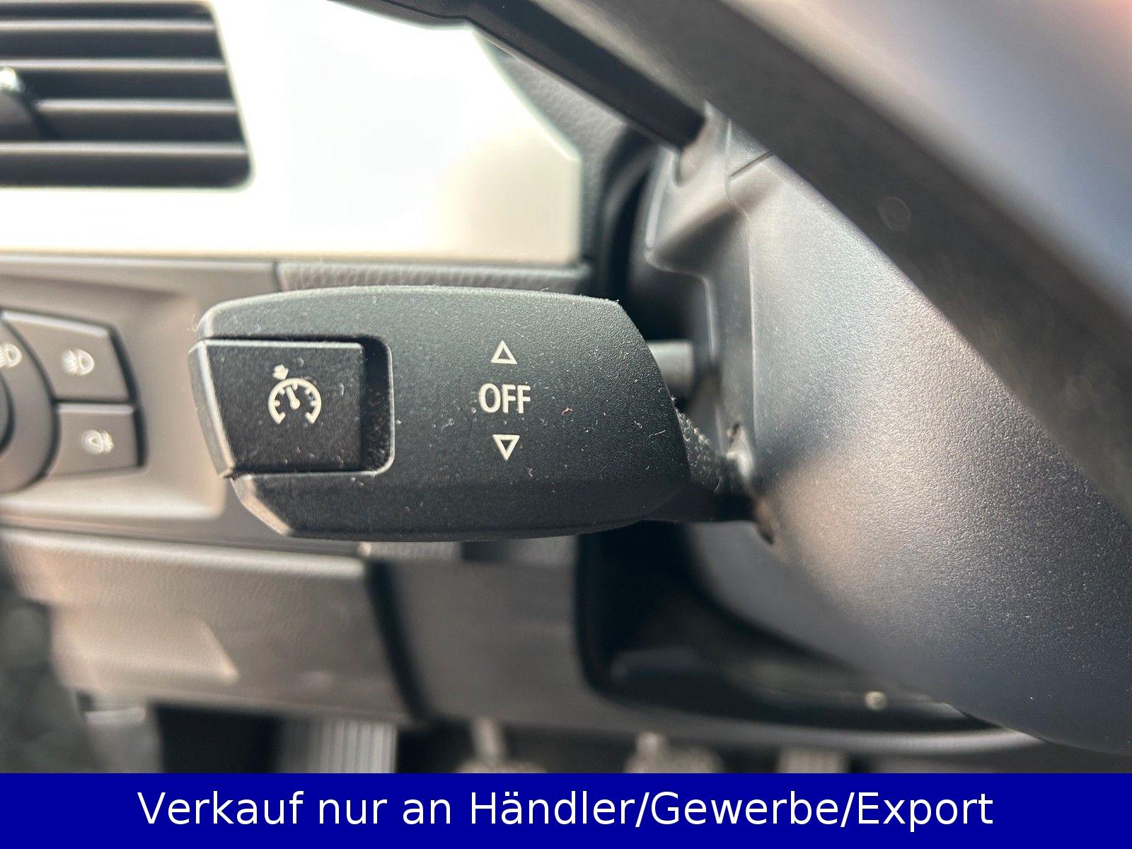 BMW 320 2011 — photo 17