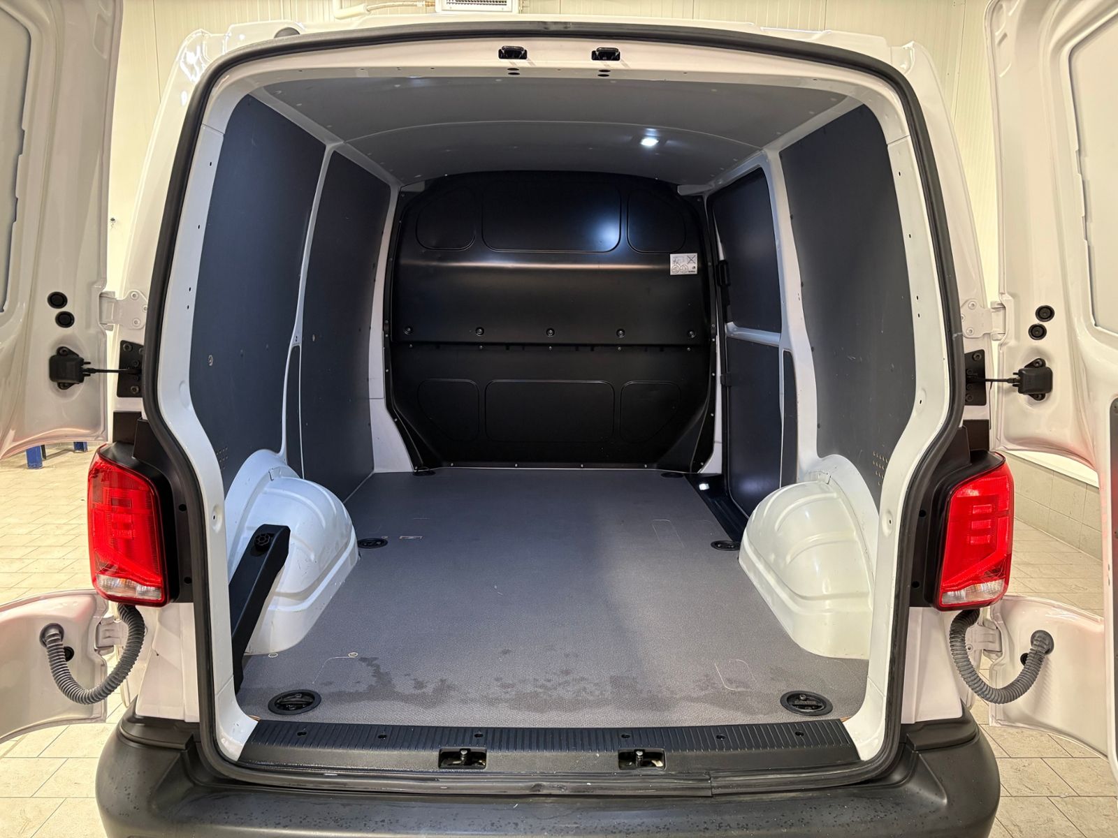 T6.1 Transporter EcoProfi 2.0 TDI LED RFK