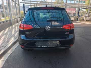 Volkswagen Golf - 5
