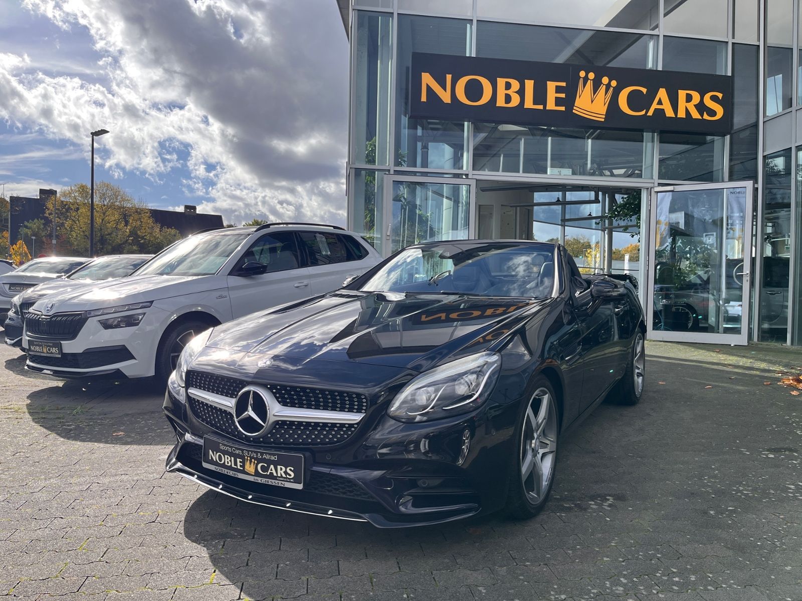 Fahrzeugabbildung Mercedes-Benz SLC 300 AMG-LINE KLIMA LED NAVI ALU AIRSCRAF