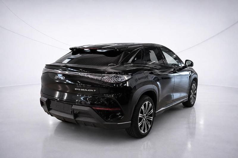 BYD SEALION 7 Comfort 82.5 kWh Pano/360°/WPU/ACC/SHZ imagem 3