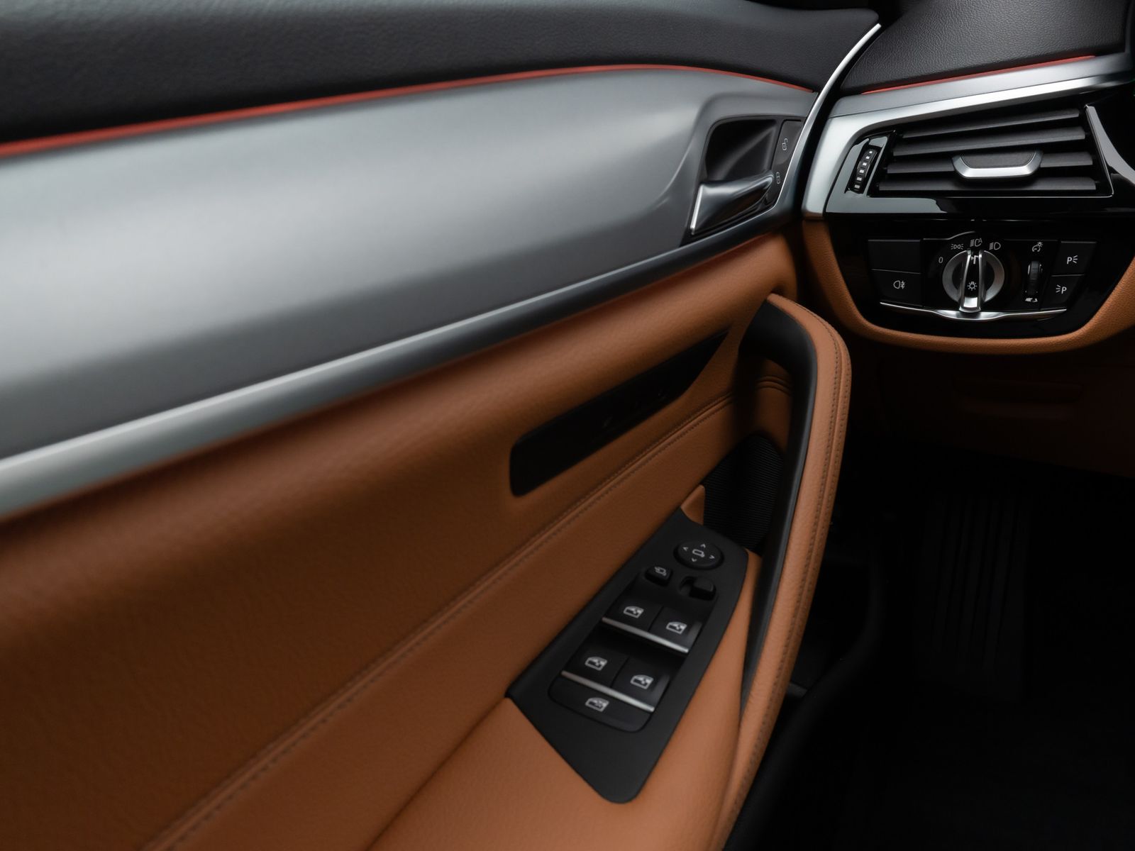 Fahrzeugabbildung BMW 520d Panoram Kamera DAB HiFi 4xKlima Leder Sport