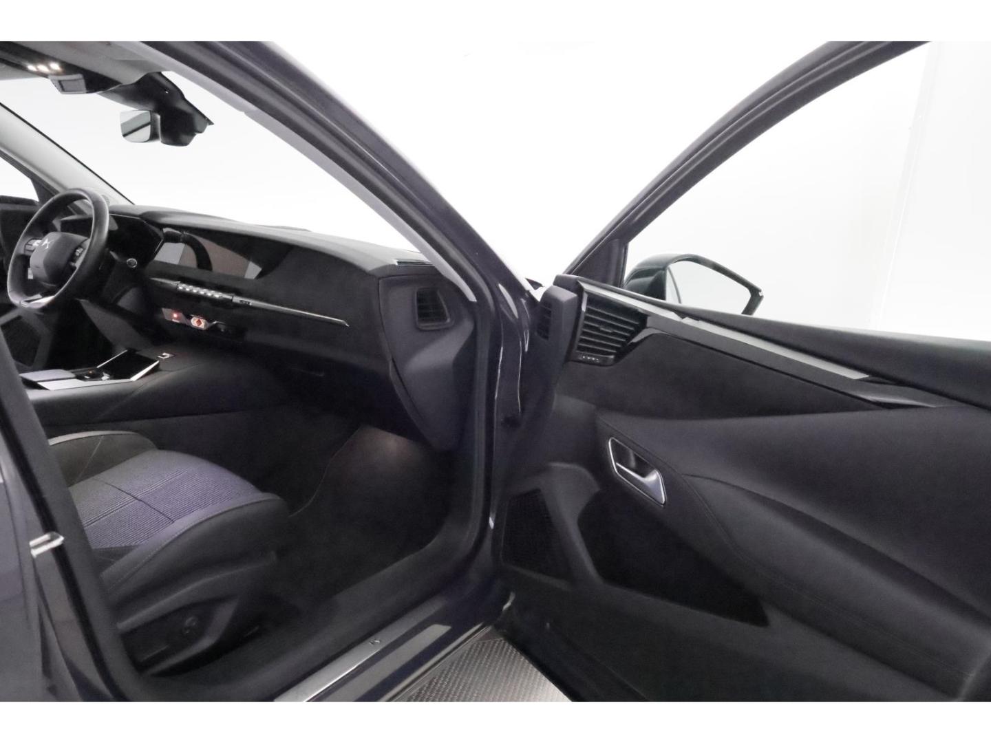DS Automobiles DS4 1.2PT Aut.130 Etoile Alcantara+LED+HUD+TEMPO