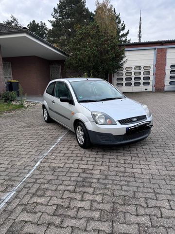 Ford fiesta 1.3 - TÜV 07/2026 - viele neut...