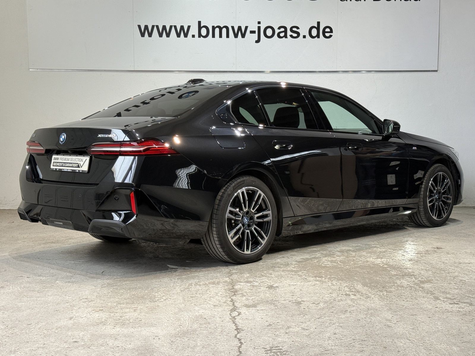 Fahrzeugabbildung BMW i5 xDrive40 M Sportpaket, Sitzbelüftung vorn, B&