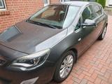 Opel astra j - Opel Astra mit Benzin-Antrieb: Kleinwagen, Automatik