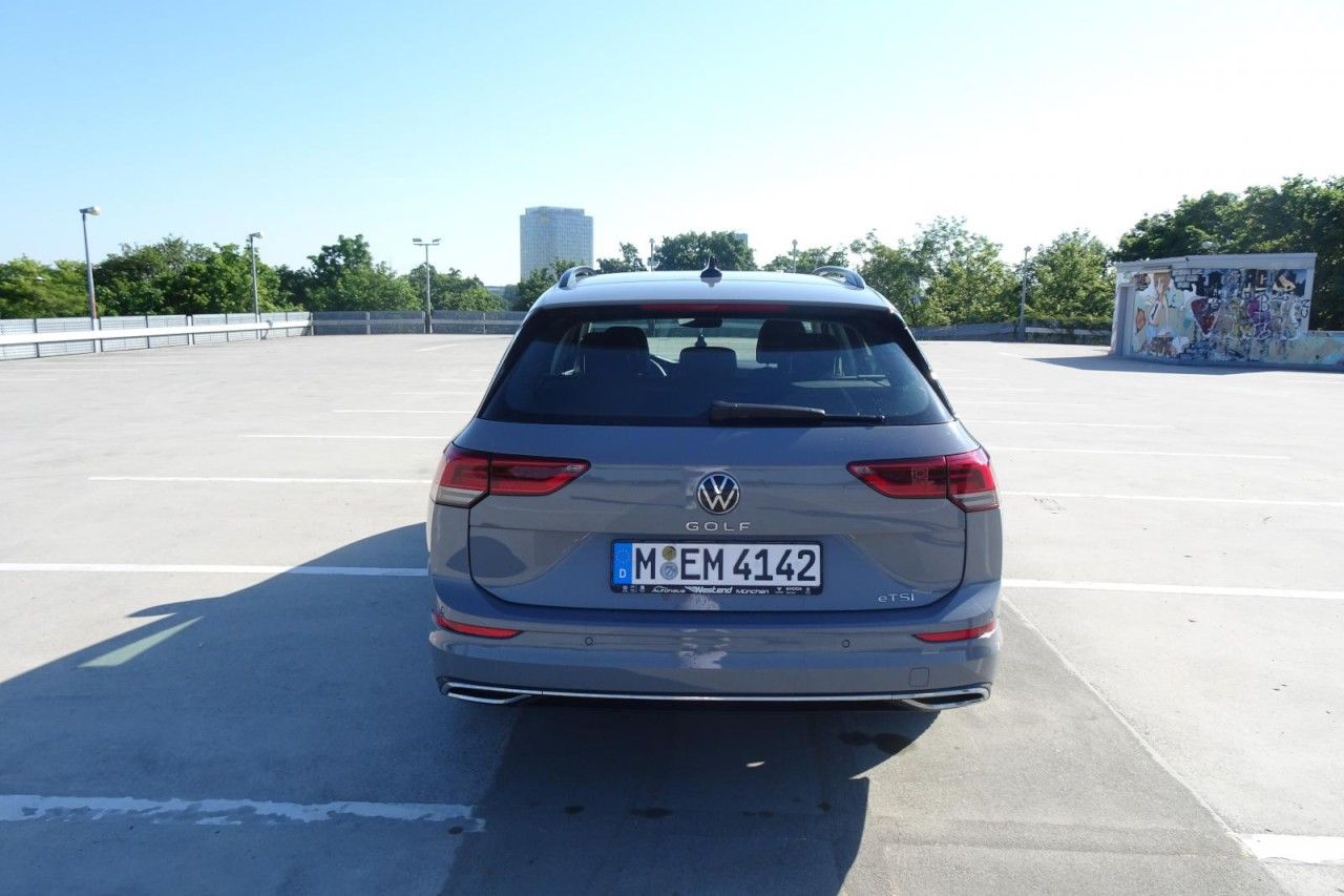 Fahrzeugabbildung Volkswagen Golf Var. STYLE 1.5l eTSI 96kW DSG LED Navi
