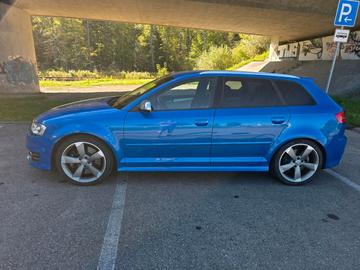 2011 AUDI S3 photo 2
