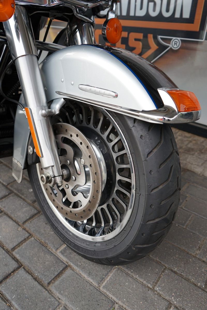 Fahrzeugabbildung Harley-Davidson Ultra Limited FLHTK mit Jekill & Hyde