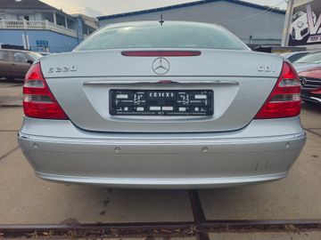 Mercedes E 220 - 6