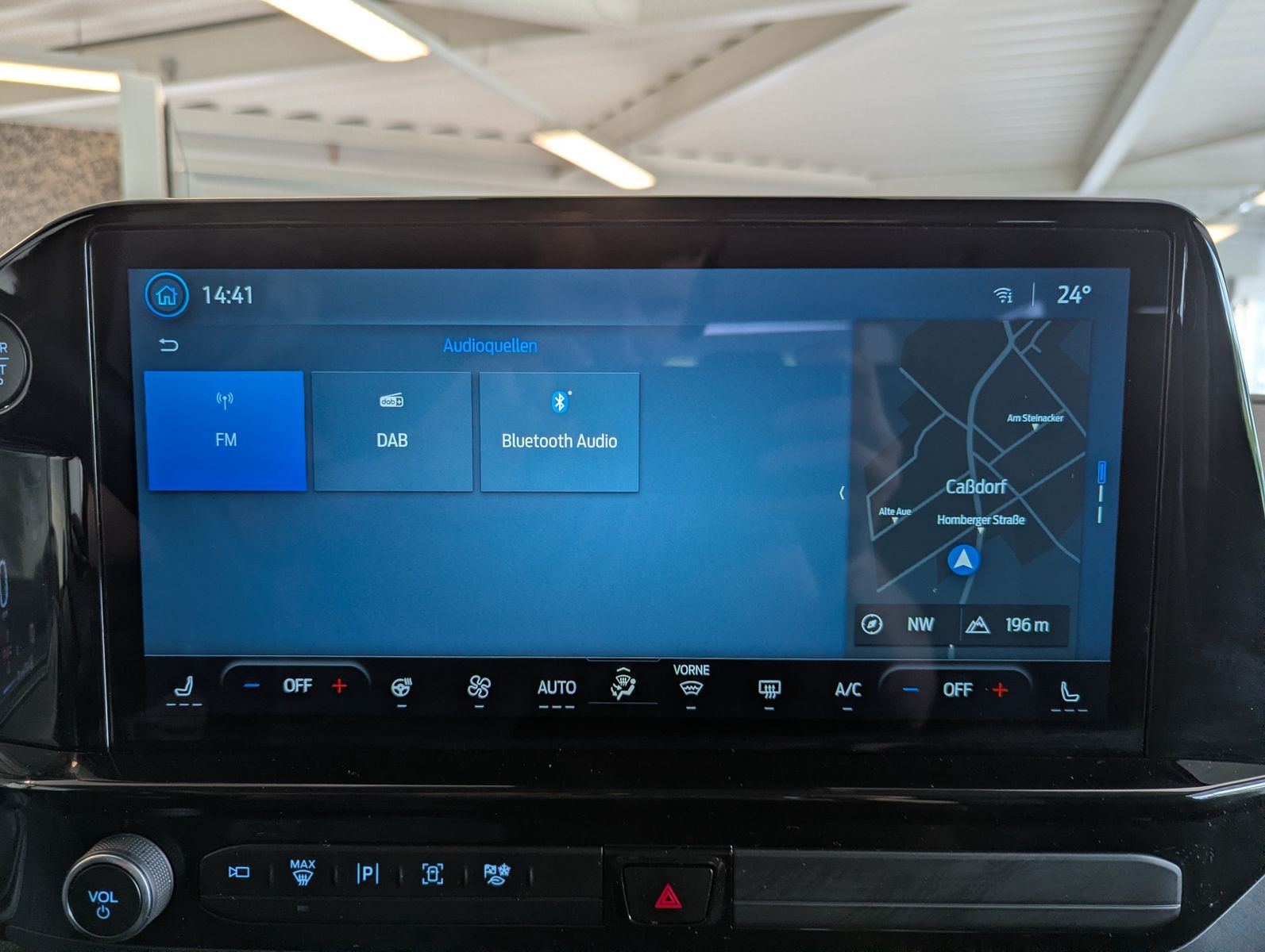 Fahrzeugabbildung Ford Tourneo Custom 320 Titaniu-X Leder Pano StHz AHK