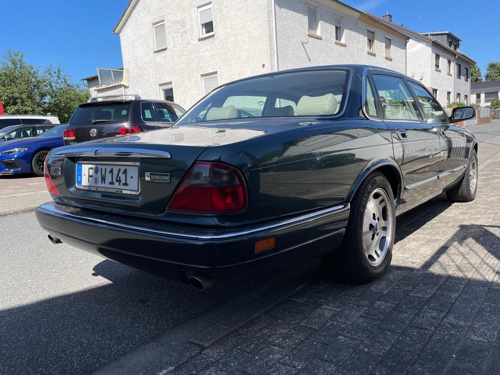 Jaguar XJ6