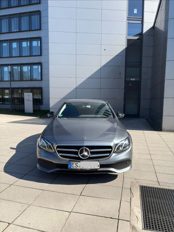 Image of Mercedes-Benz E 200