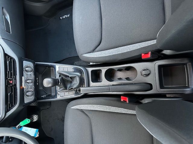 Fabia Essence PDC;CARPLAY;FSE;LED