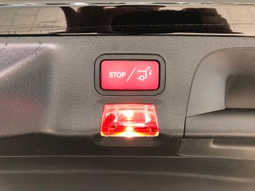 Mercedes-Benz CLA 220SB AMG-LINE DSG KAM LED NAV PANO SHZ TEMP