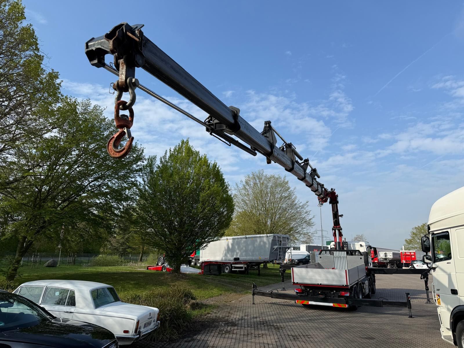 Fahrzeugabbildung MAN 35.520 8x4 Kran Fassi F800, OHNE ABSTÜTZÜBERWACH