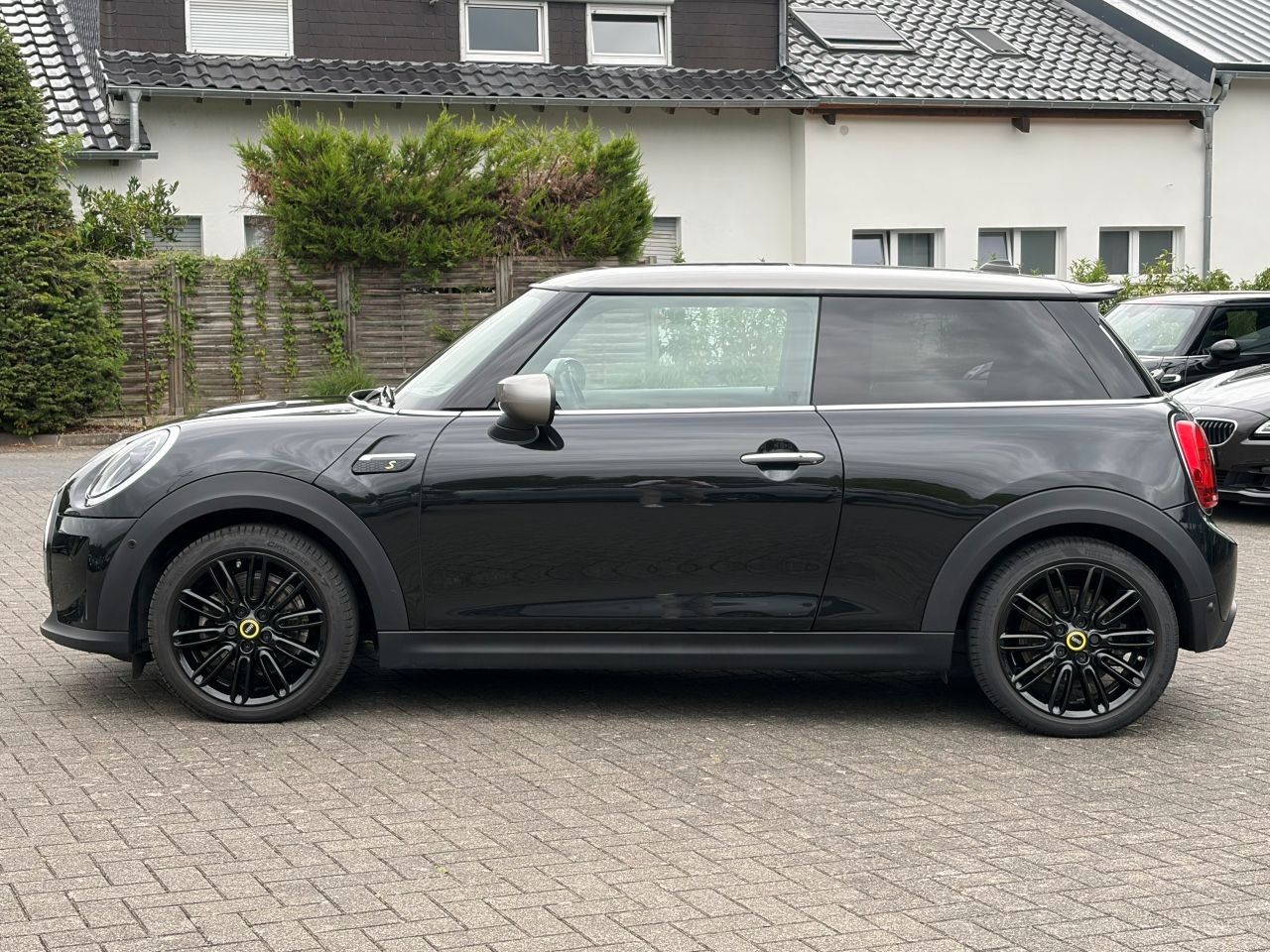MINI COOPER SE Mini 3-trg. Classic Trim / Glasdach imagem 3