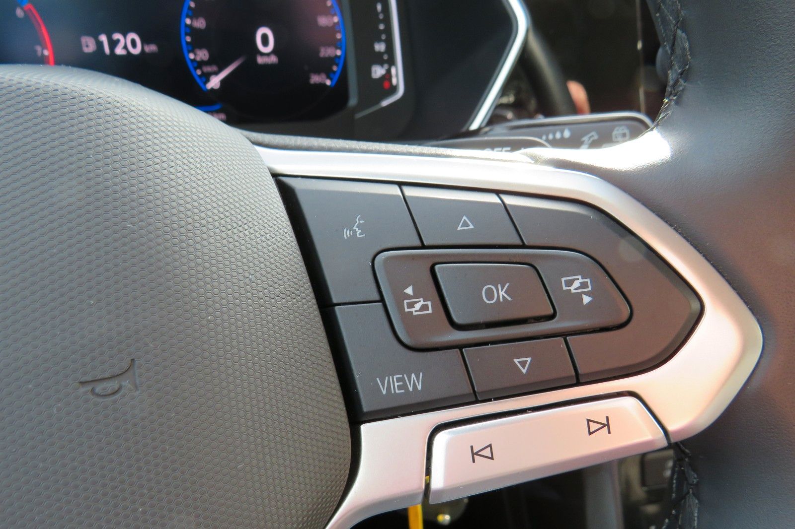 Fahrzeugabbildung Volkswagen T-Cross DSG Highline ACC NAVI KAMERA SITZH. 1Hd