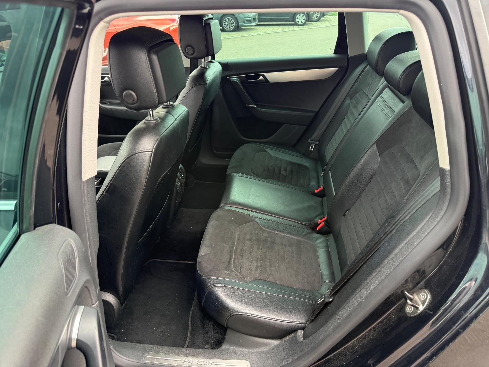 Volkswagen Passat 2011 — photo 7