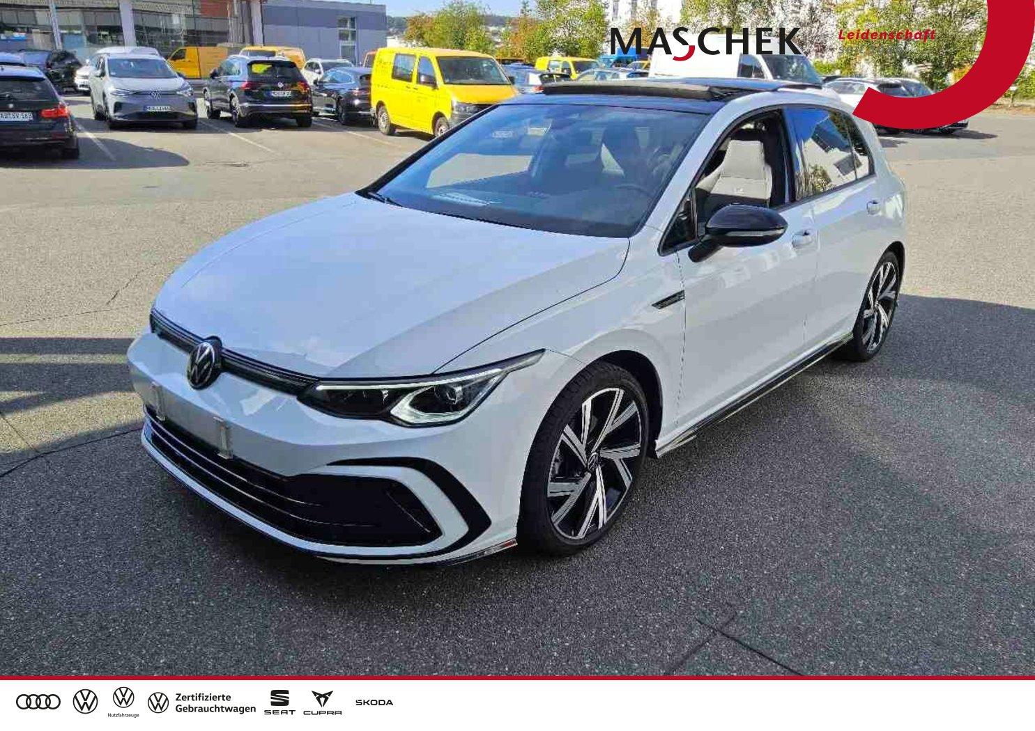 Volkswagen Golf R-Line 1.5 eTSI DSG AHK Black Pano Matrix R