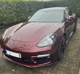 Porsche Panamera 4S E-Hybrid Sport Turismo - - rote Porsche Panamera