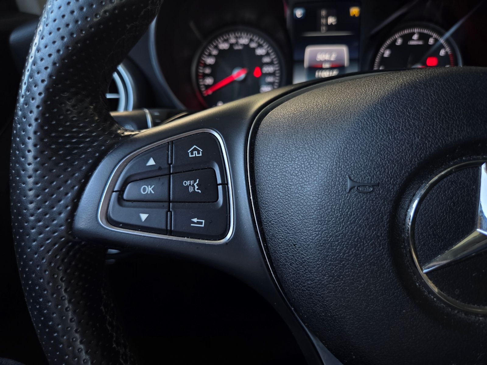 Fahrzeugabbildung Mercedes-Benz C 200 Avantgarde AHK MEMORY LED NAVI