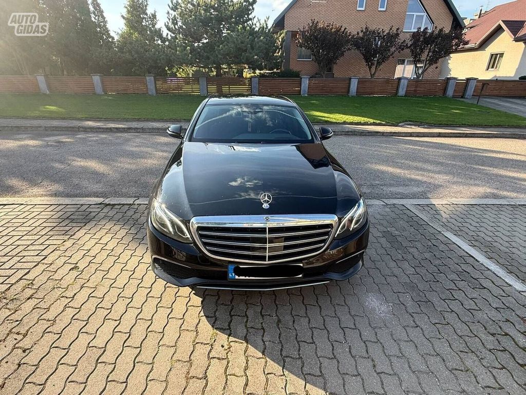 Image of Mercedes-Benz E 350