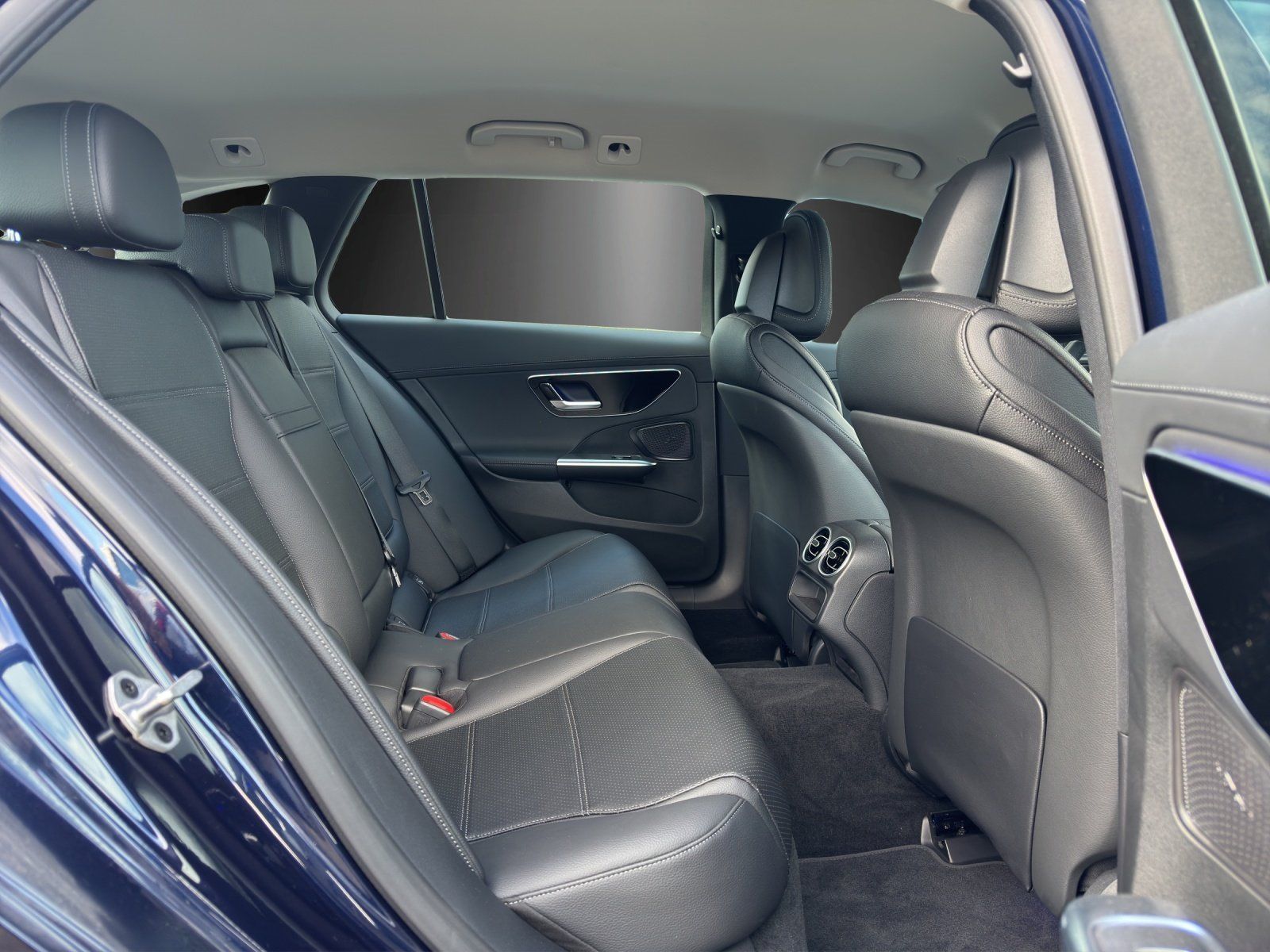 Fahrzeugabbildung Mercedes-Benz C 220d T Avantg 19"AMG Standhz AHK KeyGo HUD HAL