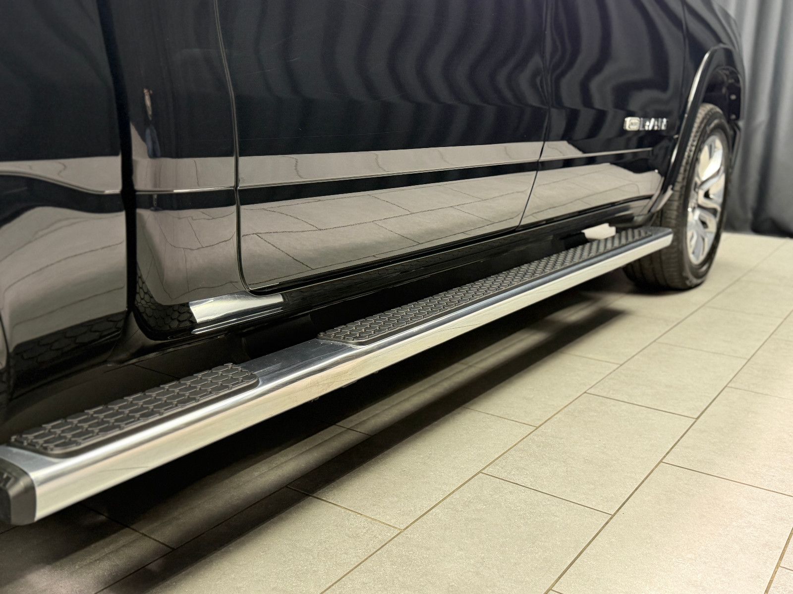 Fahrzeugabbildung Dodge RAM 1500 5.7 HEMI 4x4 Longhorn|AHK|NAVI|PANO