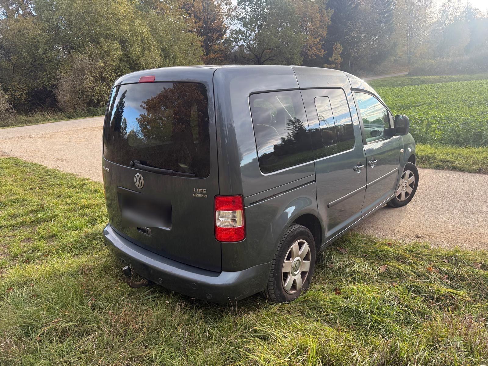 Volkswagen Caddy 2009 — rear view