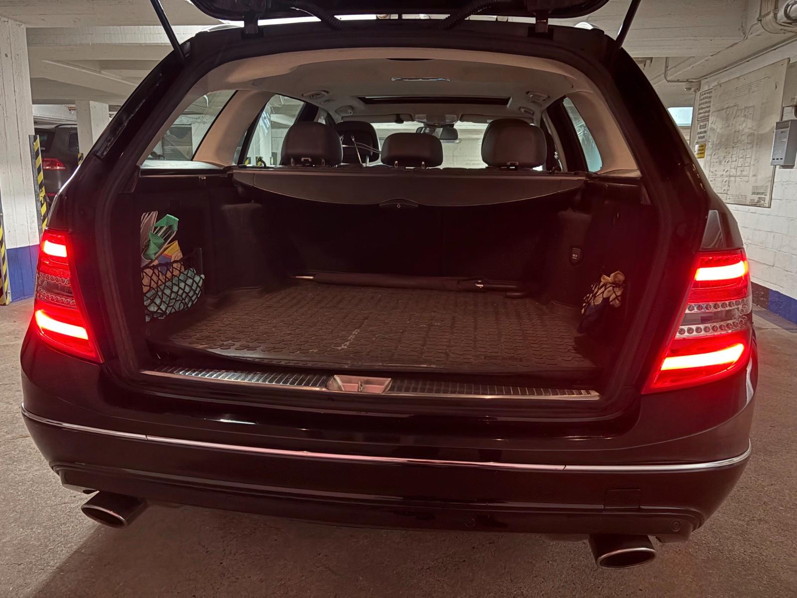Mercedes-Benz C300 2012 — двигун 2.987 cm³, 231 HP (170kW)