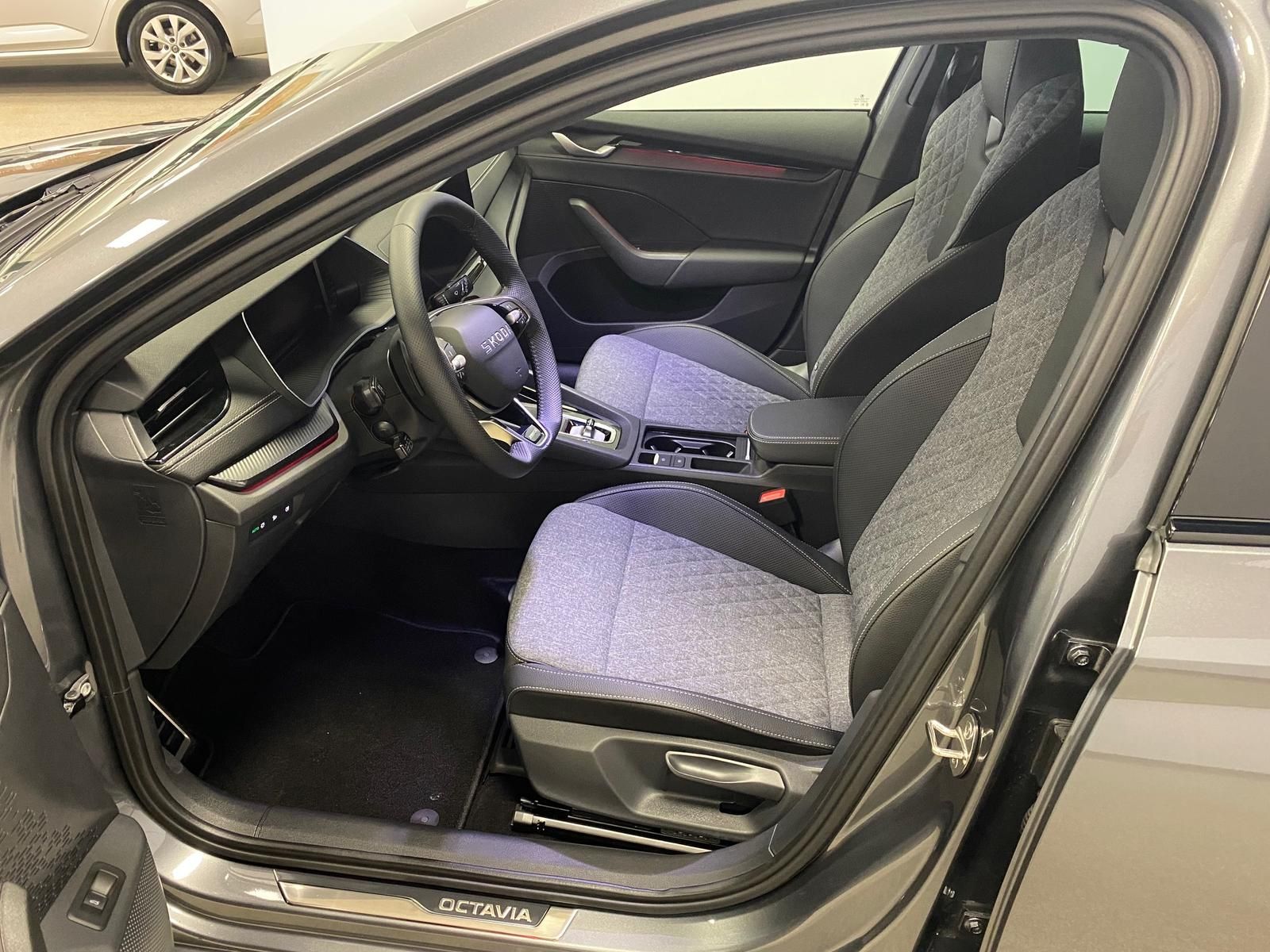Fahrzeugabbildung SKODA Octavia 1.5 TSI DSG mHEV SPORTLINE+MATRIX+ACC+++