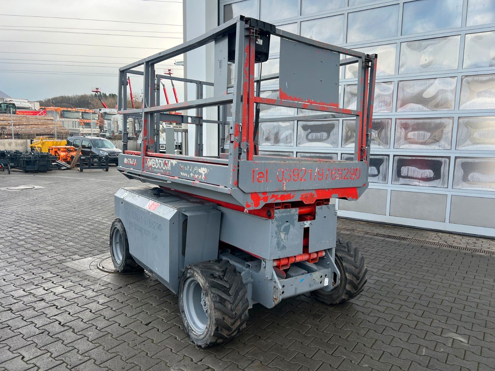 Fahrzeugabbildung Genie GS 2668 / 2.465h / Allrad / Arbeitshöhe: 9,90m