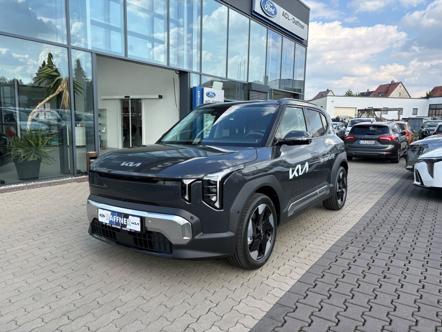 Fahrzeugabbildung Kia EV2 Earth 42,2-kWh 4 Sitze 360° Kamera Verkehrsz