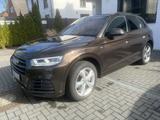 Audi Q5 2.0 TDI 140kW S tronic quattro sport "VOLL" - Audi Q5 von privat
