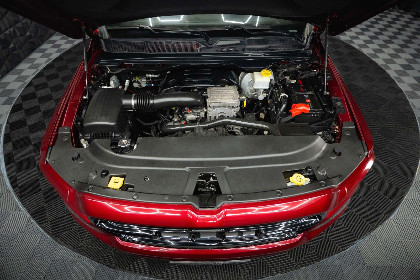 Fahrzeugabbildung Dodge RAM 5.7 V8 HEMI 4x4 OFFROAD Night LARAMIE 19%