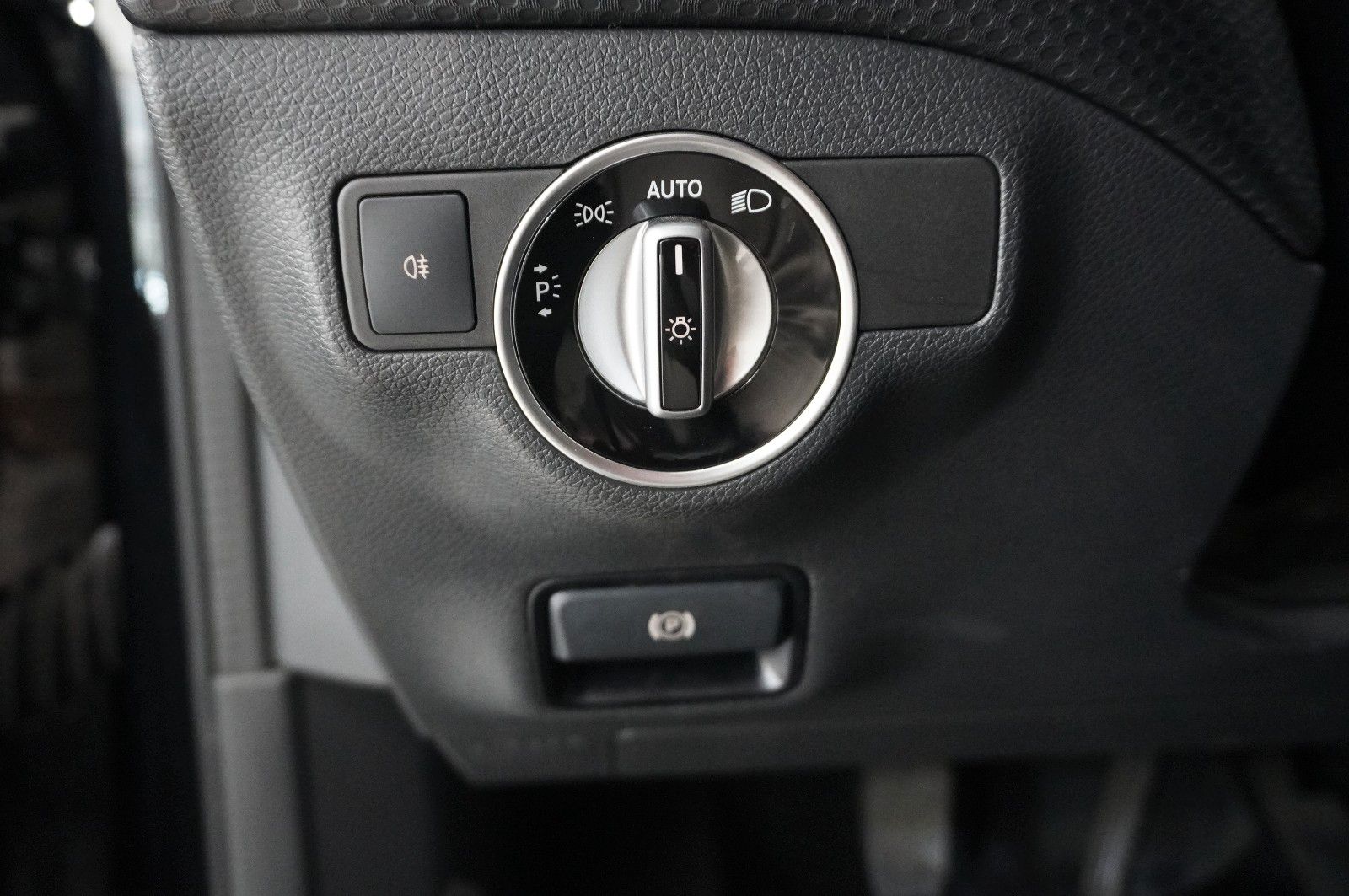 Fahrzeugabbildung Mercedes-Benz A 200 CDI AMG LINE NAVI/LED/KAMERA/SPORT/SHZ/PDC