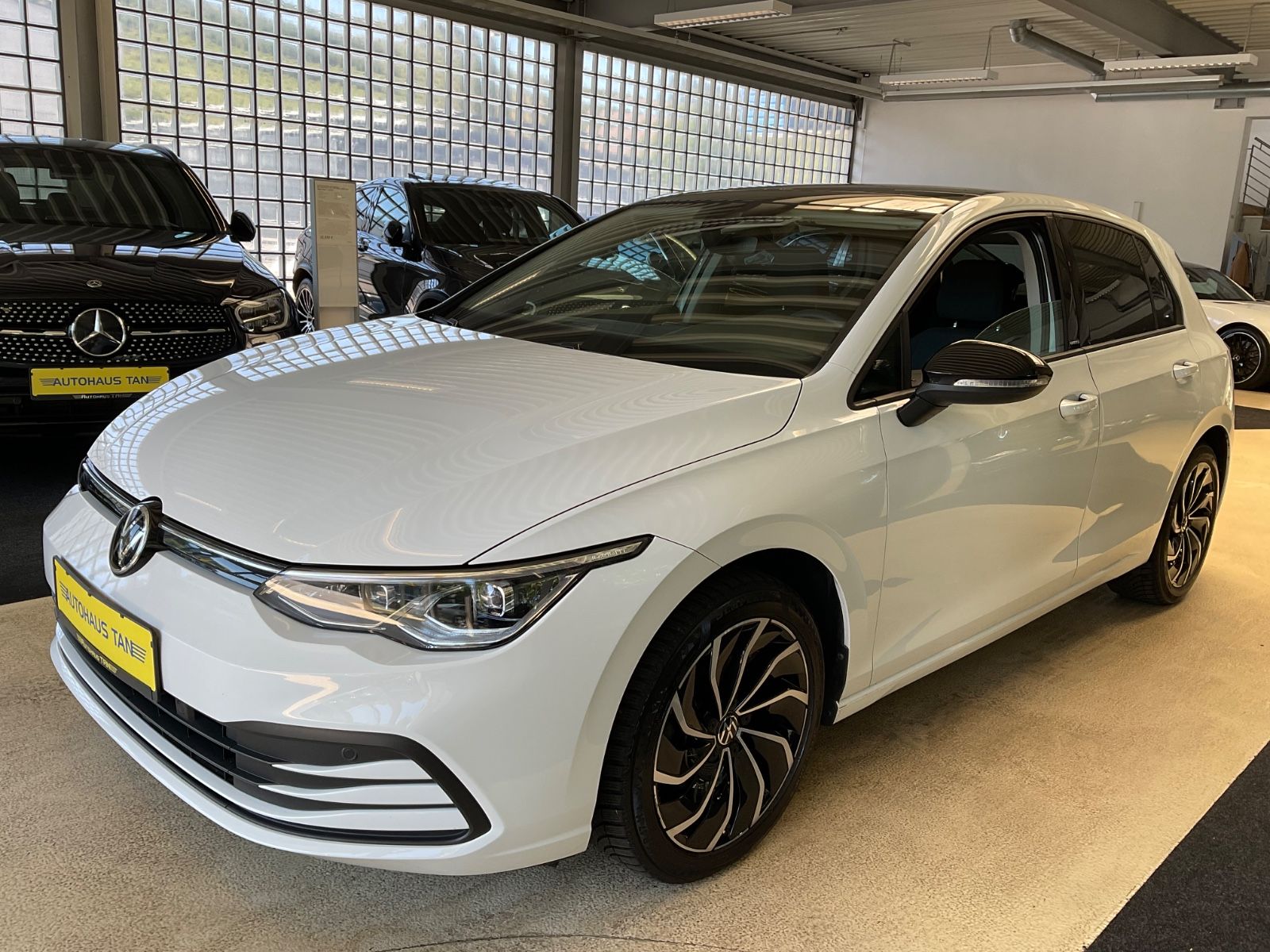 Fahrzeugabbildung Volkswagen Golf VIII Lim. United eTSI