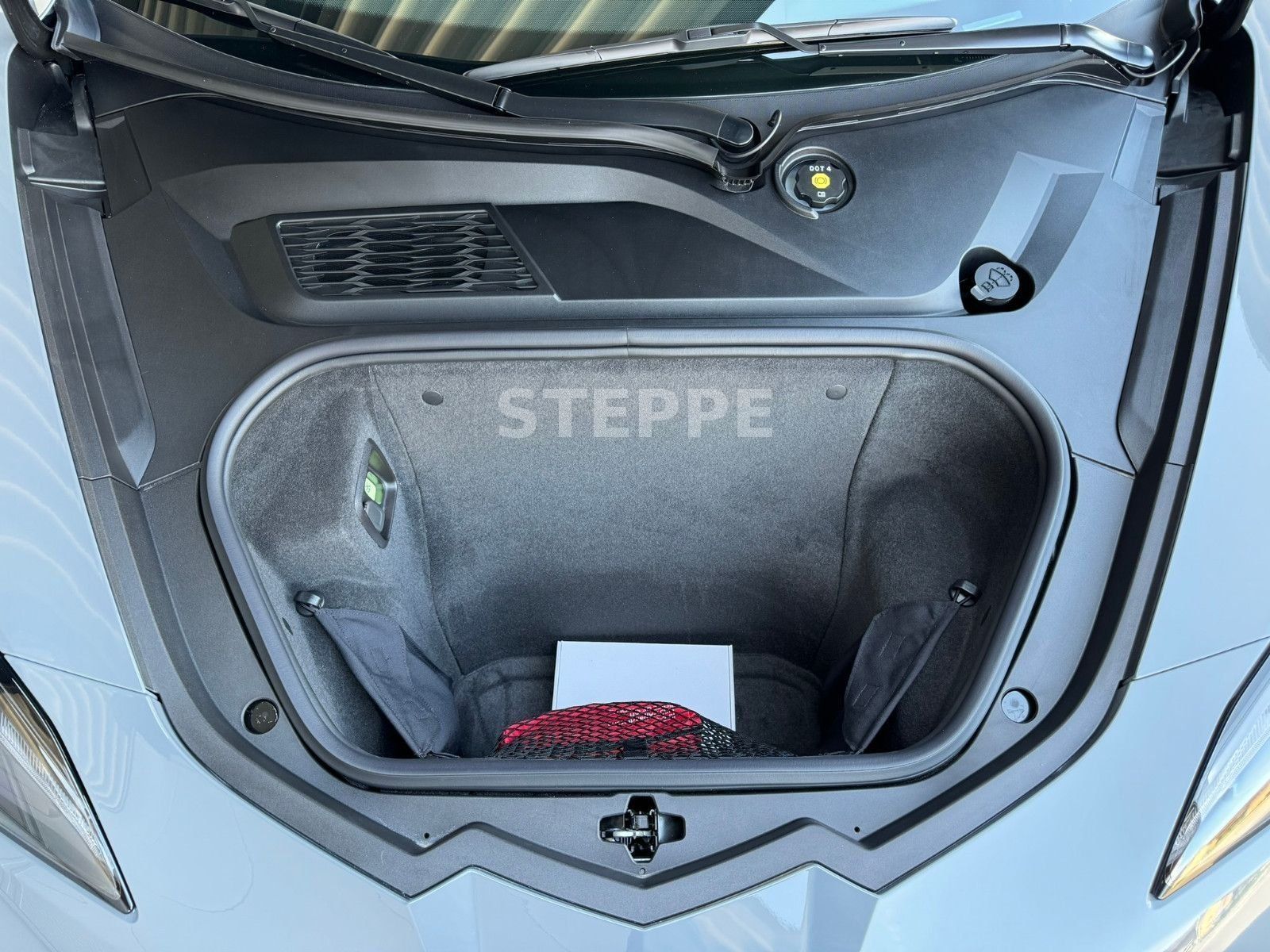 Corvette C8 Stingray Coupe 6,2 V8 3LT Europamodell STEPPE