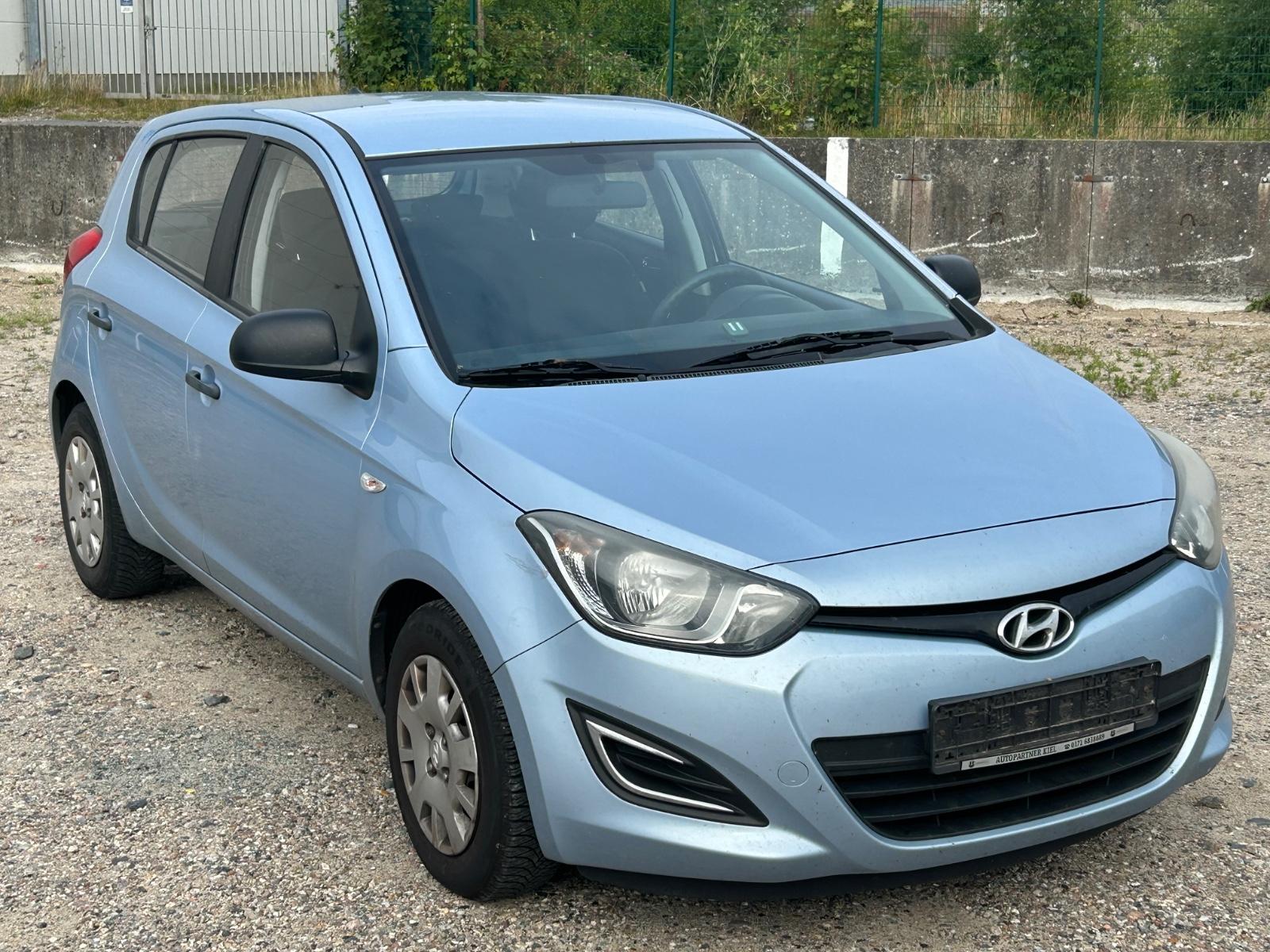 Hyundai i20 FIFA World Cup Edition-KLIMA-HU Neu-EUR5