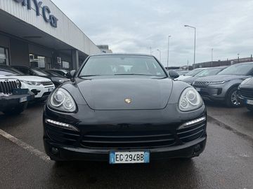 Porsche Cayenne - 2